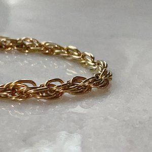 Gold Tone, Twisted Spiga Chain Bracelet (Small)